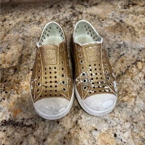 Native bling gold girls size 12 slip on shoes